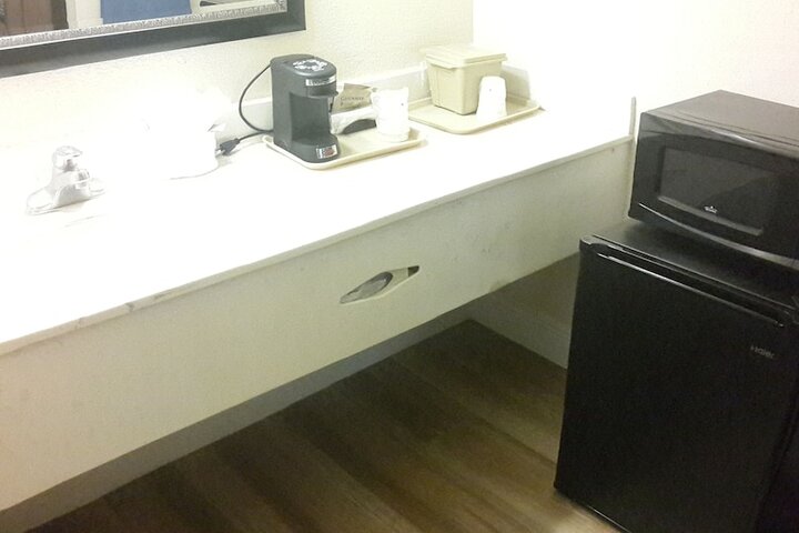 Room 52 of 77