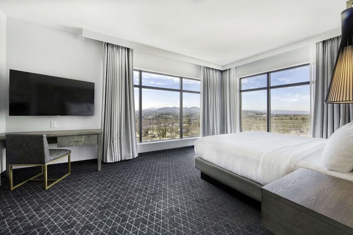 Room 42 of 85