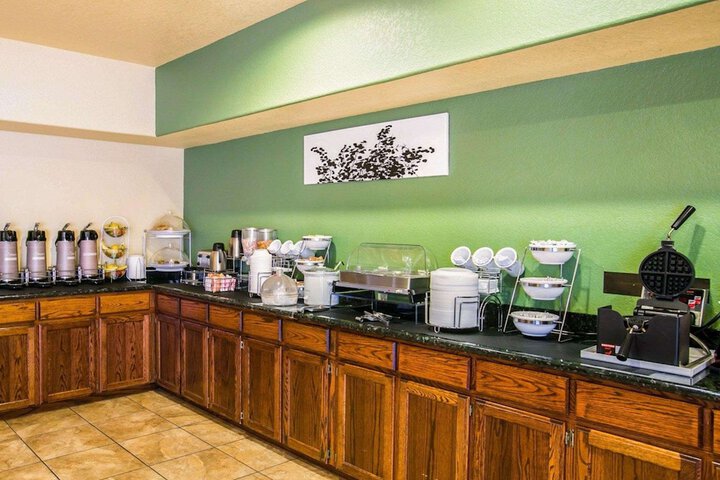 Breakfast/Coffee Service 26 of 31