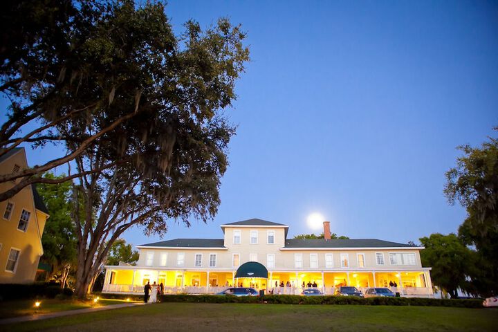 Lakeside Inn