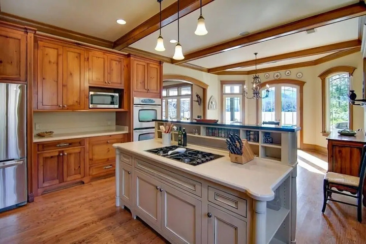 new Lakefront With Canoe Game Room & Boat House!! 5 Bedroom Home