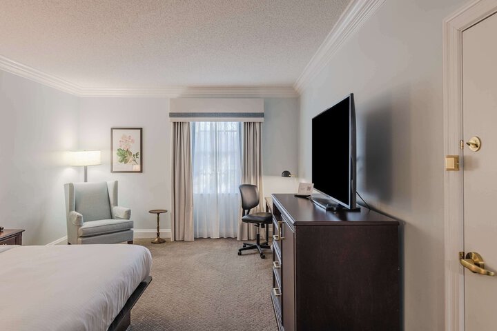 Room 44 of 166