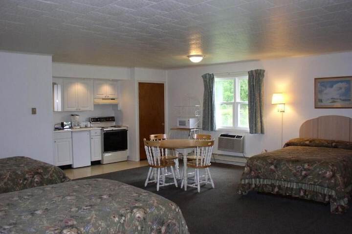 Room 9 of 16