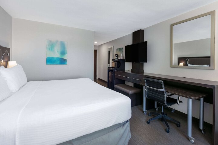 Room 30 of 60