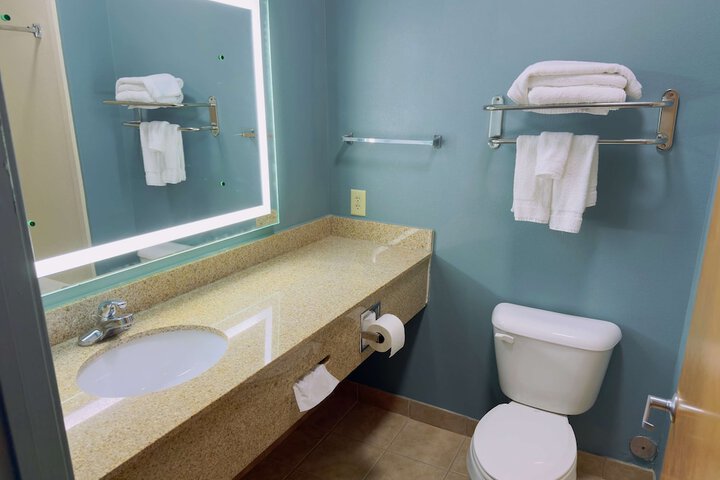 Room 15 of 33