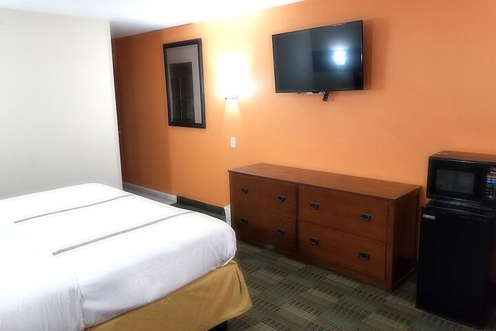 Room 18 of 18