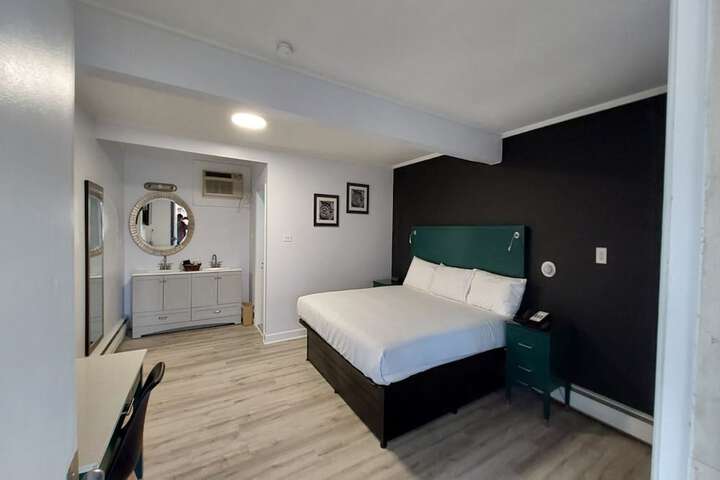Room 37 of 46