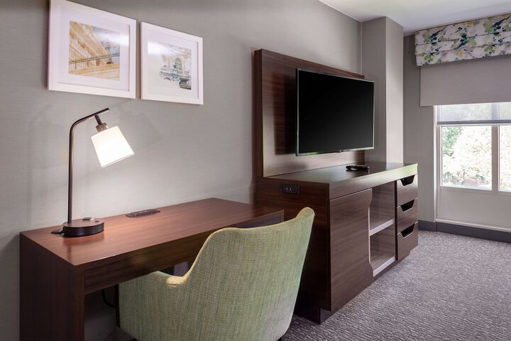 Room 11 of 51