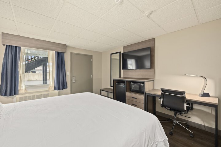 Room 6 of 22