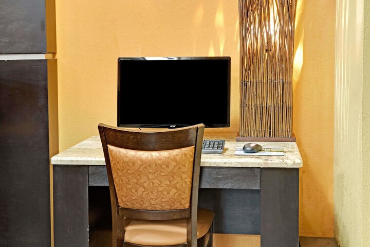 Business Center 15 of 15