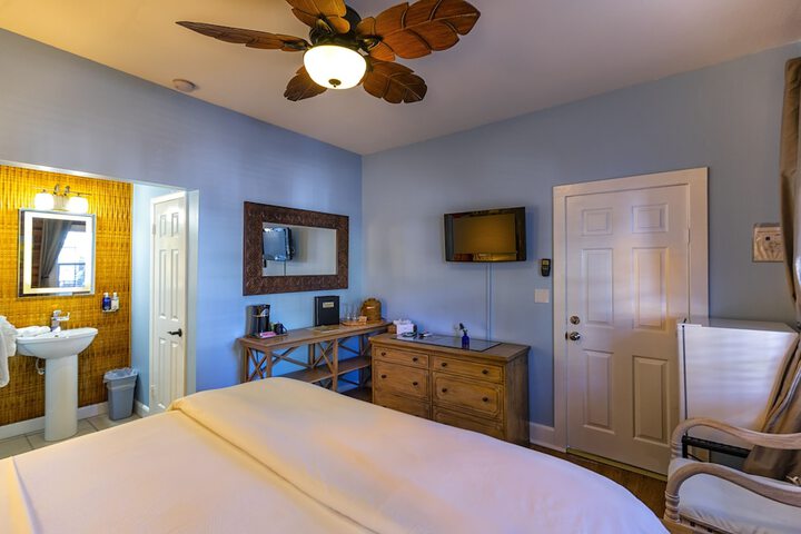 Room 43 of 64