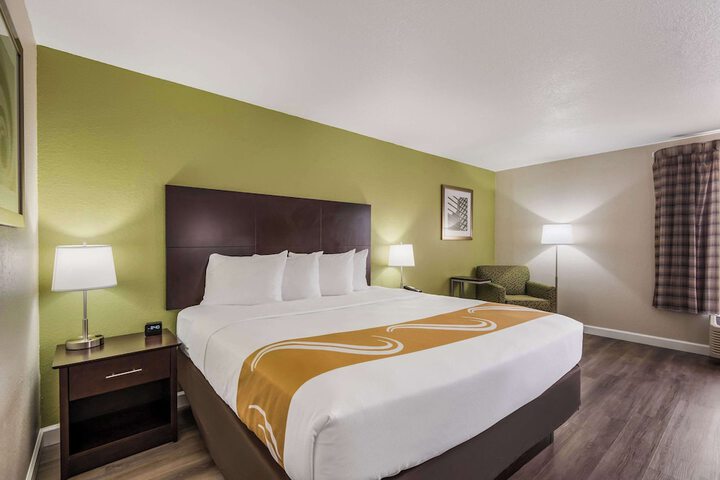 Quality Inn & Suites Quincy - Downtown