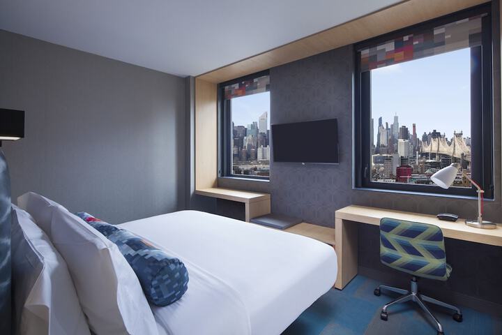 Aloft by Marriott Long Island City-Manhattan View