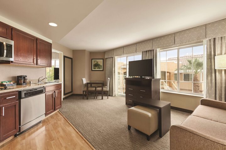 Room 16 of 36