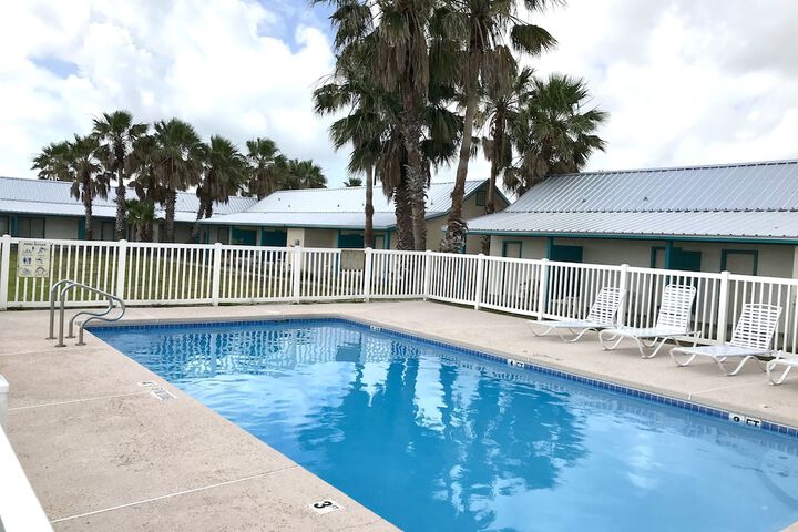 Pool 7 of 29