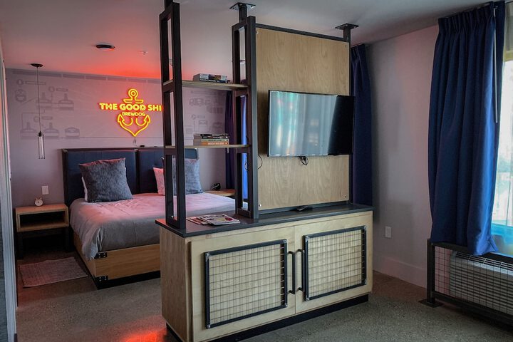 Room 10 of 24