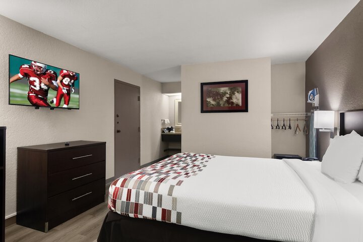 Room 14 of 37