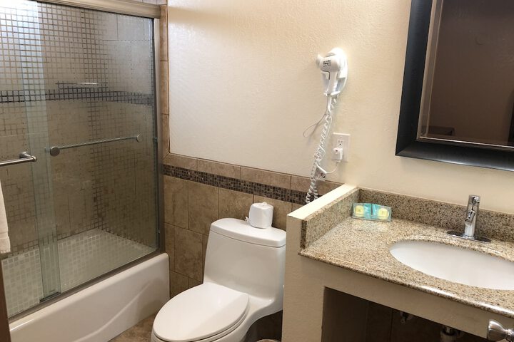 Room 17 of 38