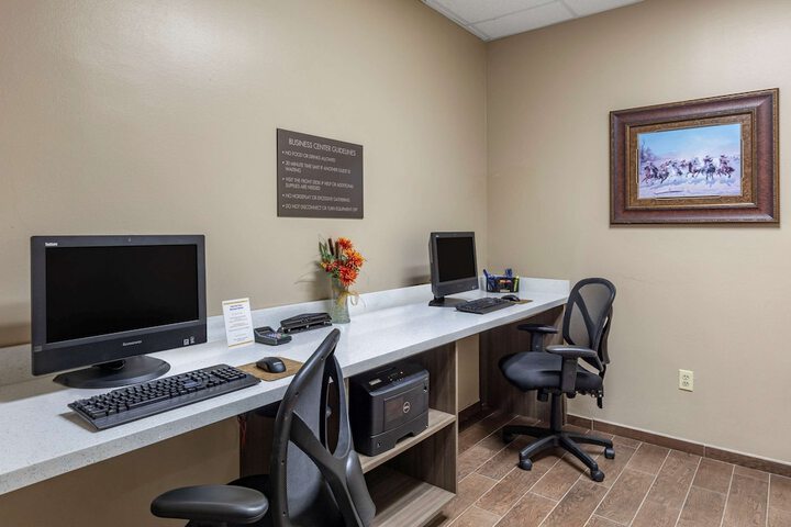 Business Center 47 of 48