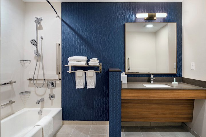 Fairfield Inn & Suites Hanford