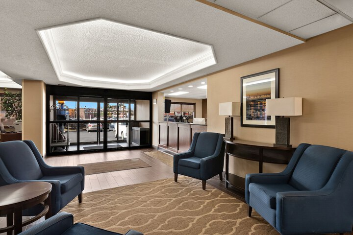 Hotel Interior 8 of 35