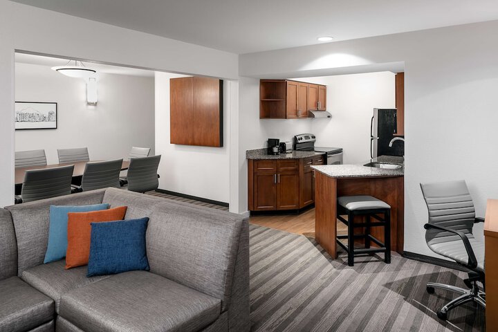 Room 15 of 40
