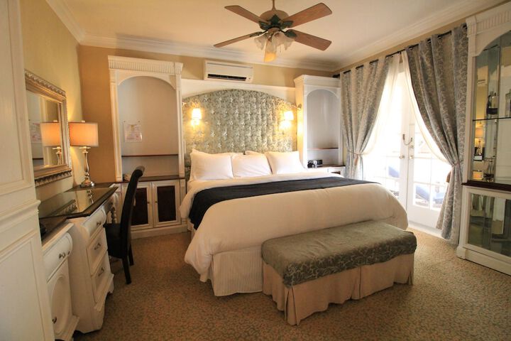The Riverview Hotel