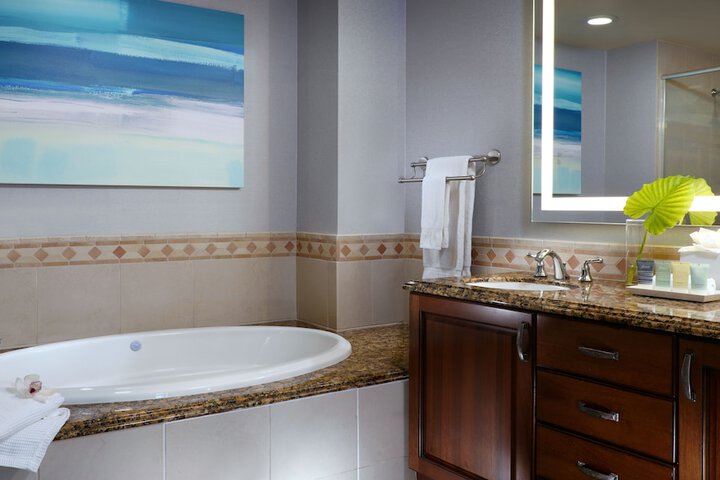 Naples Bay Resort & Marina
