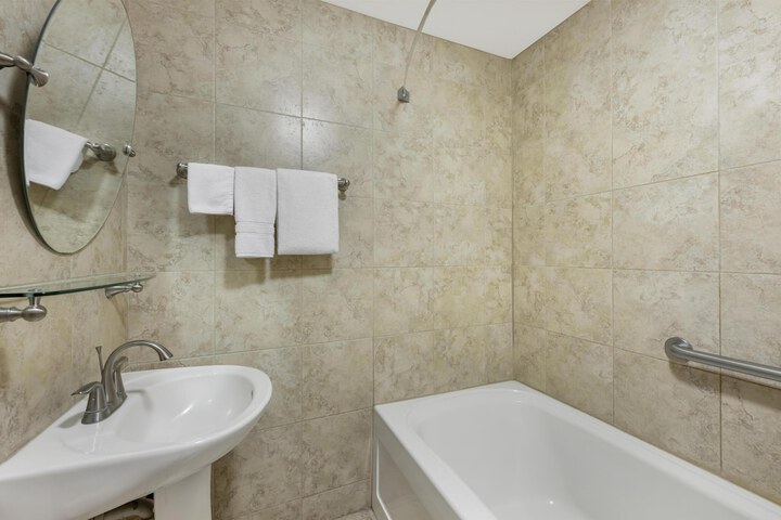Best Western Plus Swiss Chalet Hotel & Suites