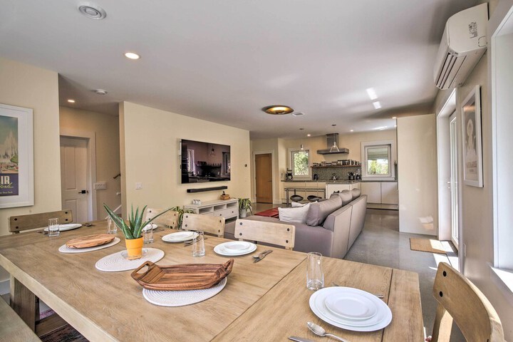 the Glabin: Garrison Gem w / Hot Tub & Fire Pit