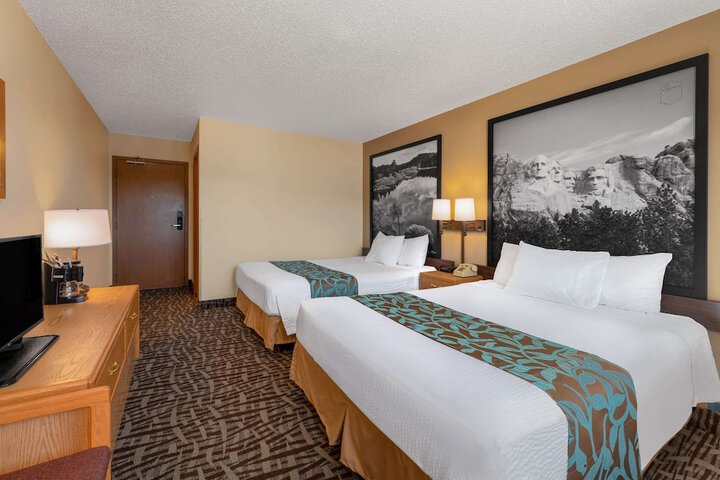 Super 8 by Wyndham Hill City / Mt. Rushmore/ Area