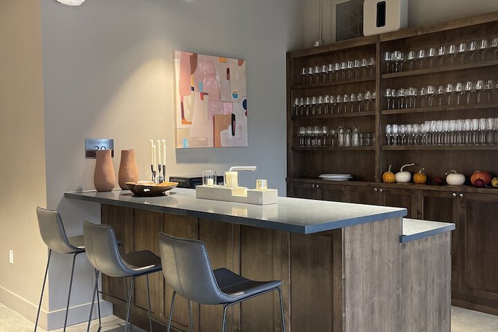 Art House Hotel and Suites