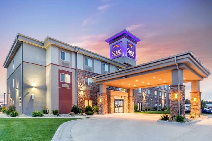 Hotel 6 of 49