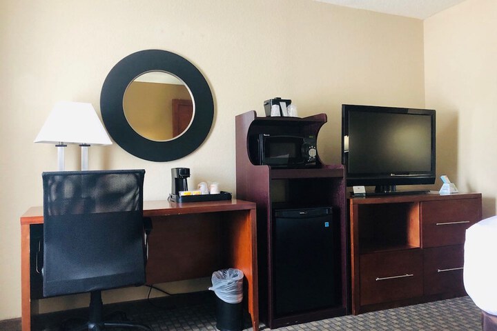 Room 28 of 42