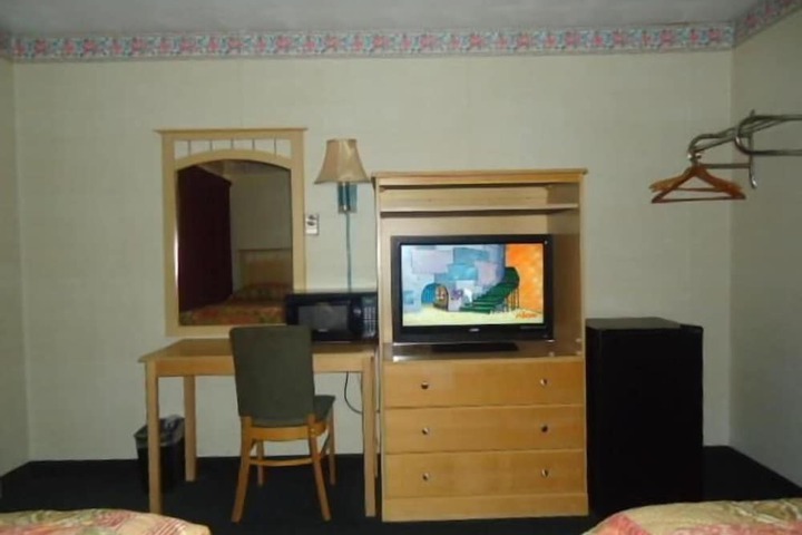 Relax Inn Elmira