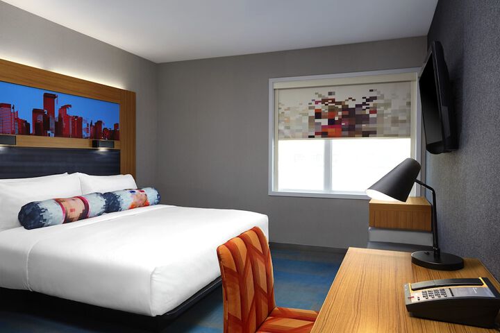 Room 6 of 18