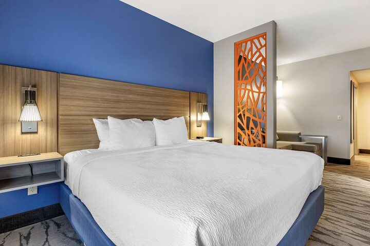 Room 15 of 24