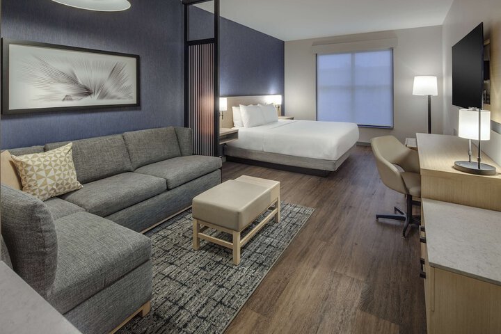 Room 18 of 39