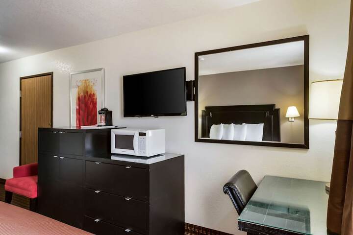 Room 21 of 32