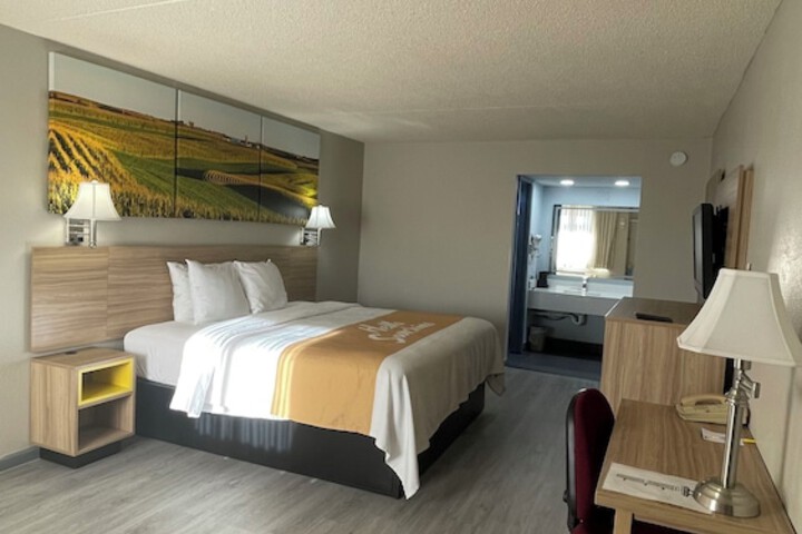 Days Inn by Wyndham Salina South
