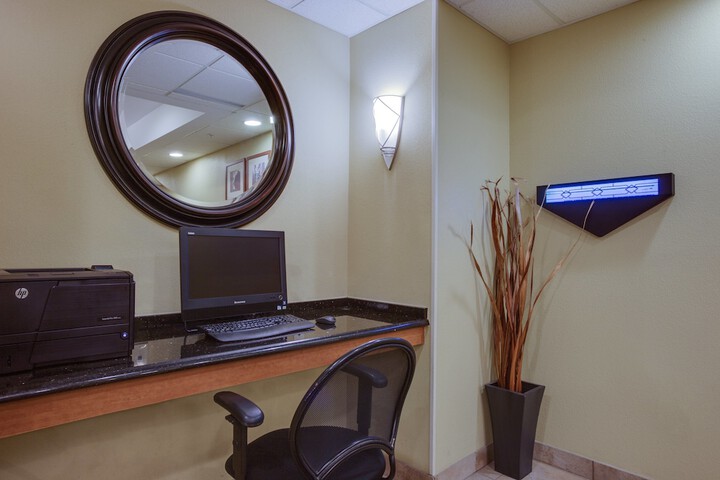 Business Center 95 of 96