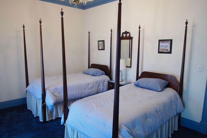 THE CLARK HOUSE INN