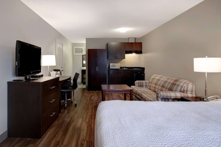 Room 27 of 32