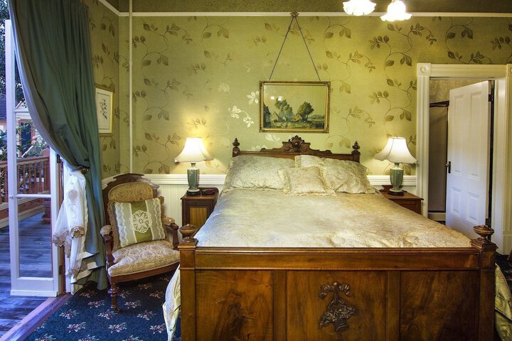 Room 57 of 118