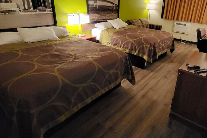 Room 13 of 26