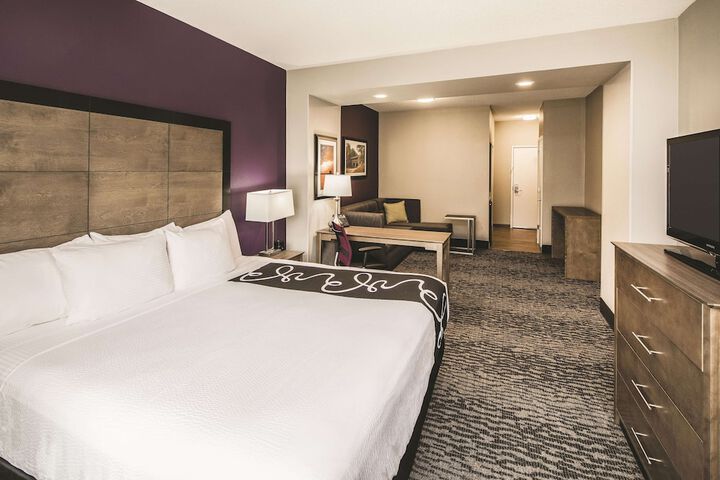 Room 21 of 32