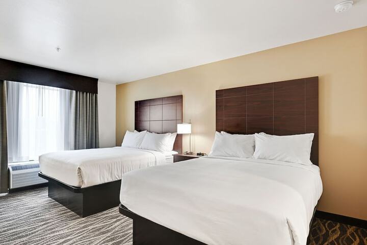 Room 46 of 112