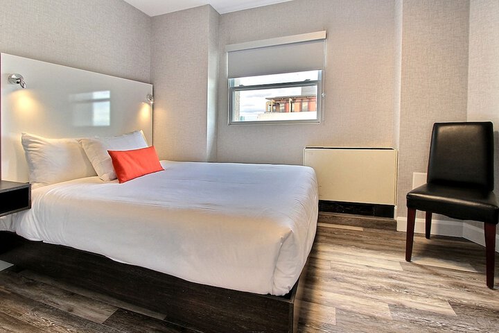 Room 21 of 107