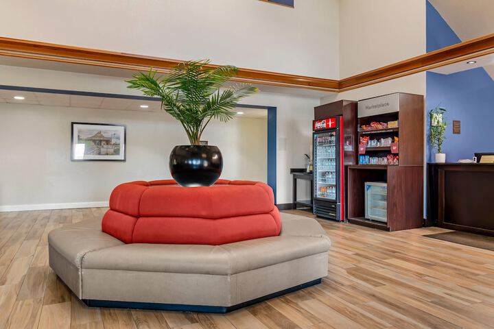 Comfort Suites St. Charles - St Louis