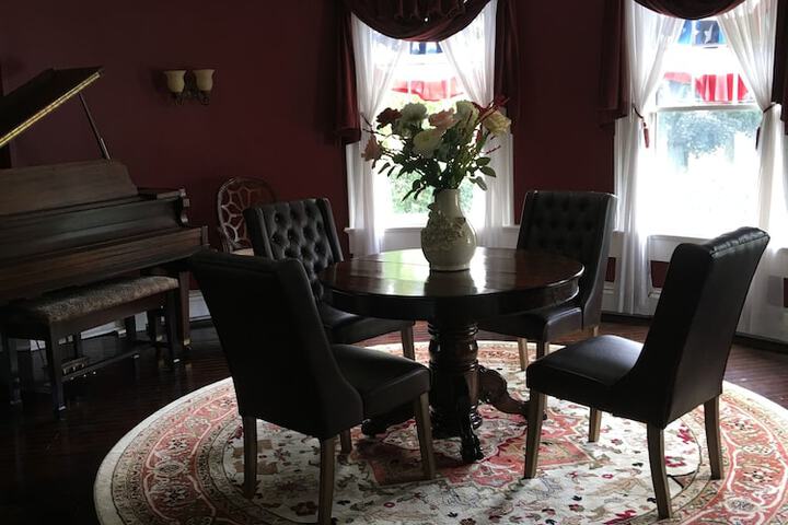 Baldwinsville B & B
